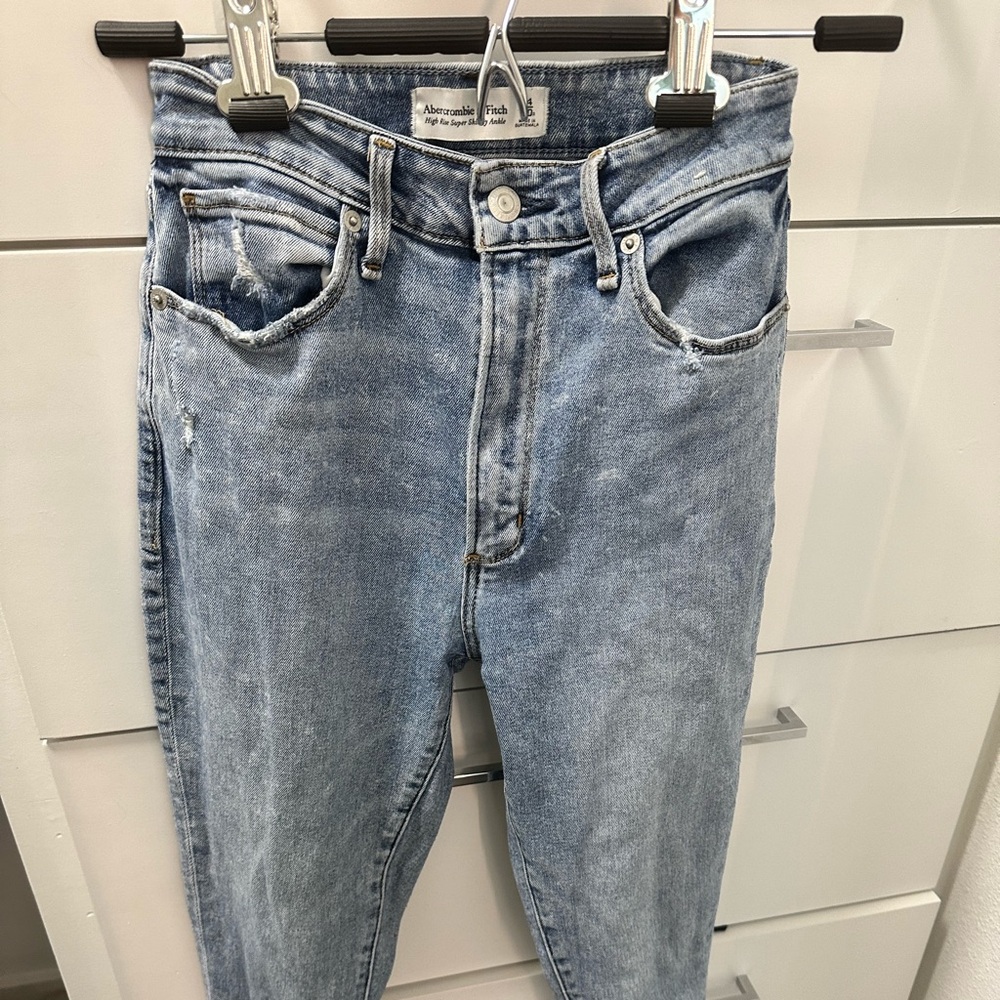 Abercrombie & Fitch High Rise Super Skinny Ankle Jeans